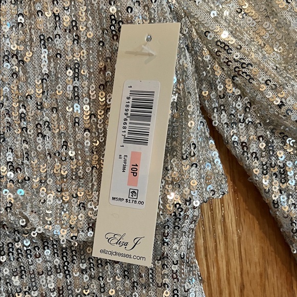 Elijah J Sequin Blouson Sleeve Dress - Picture 11 of 14